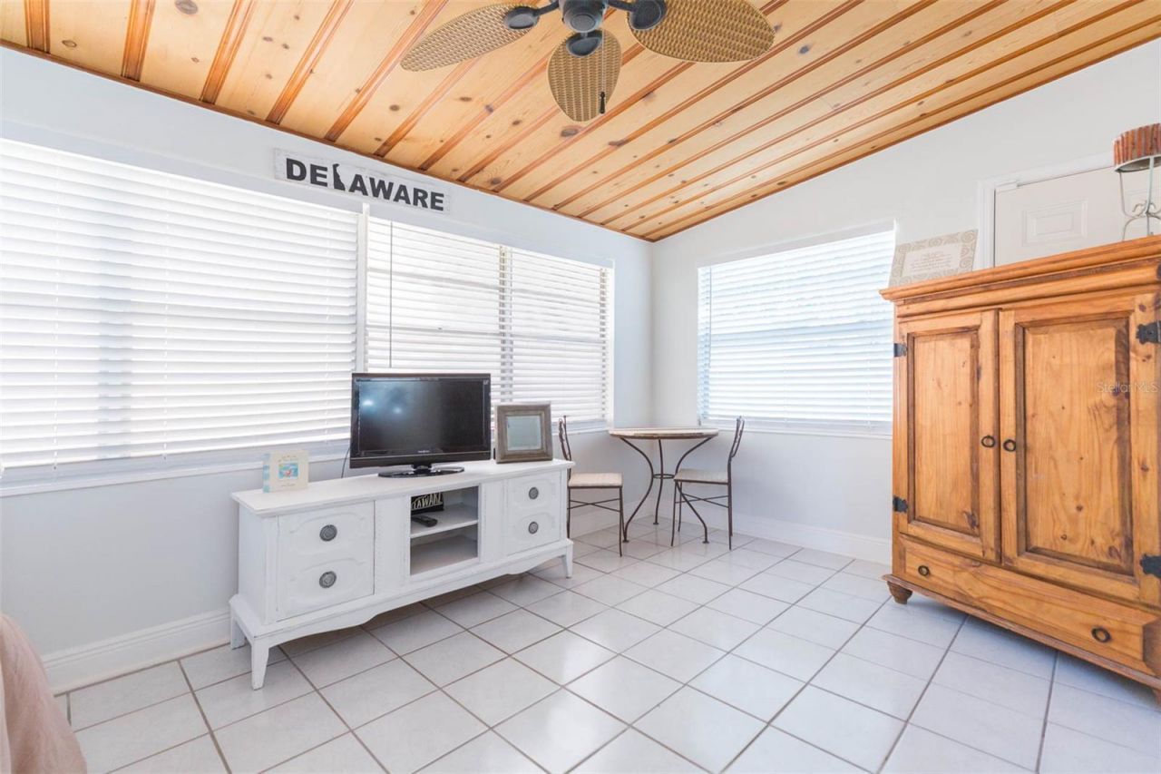 4206 W Wisconsin Avenue, Tampa, FL 33616 Photo