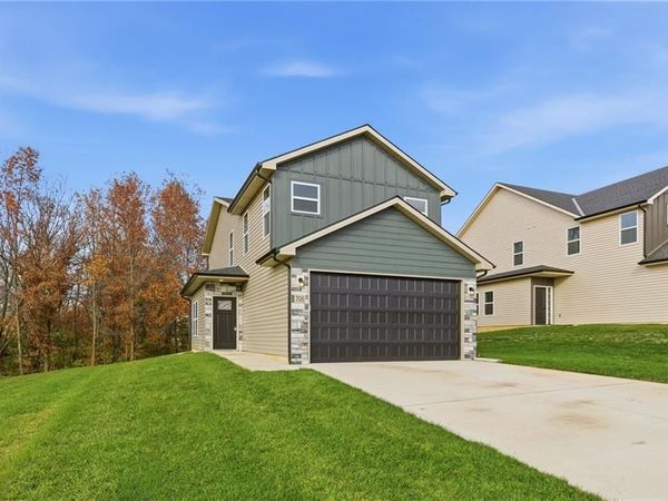 705 Mahogany Court, Warrensburg, MO 64093