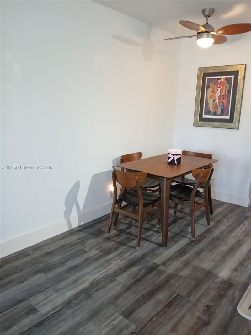 1000 SW 10th Ter, Unit 17P, Hallandale Beach, FL 33009 Photo