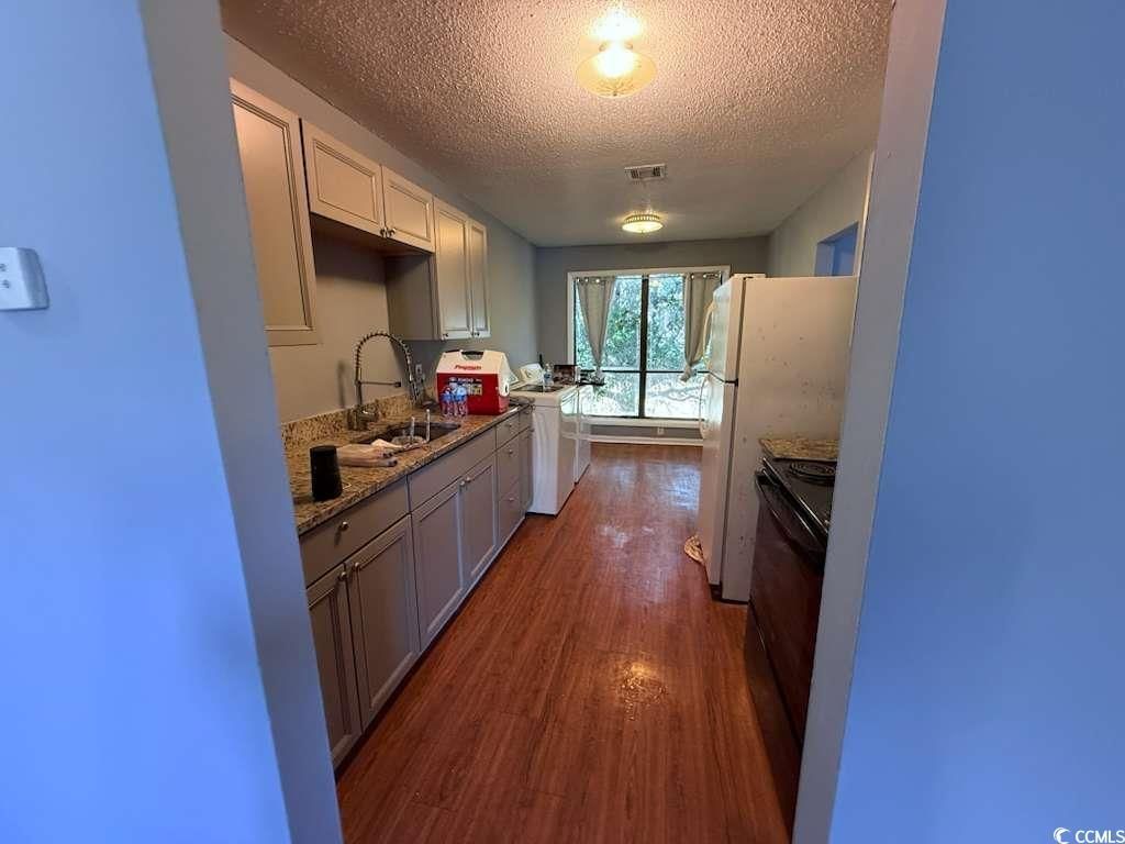 2000 Greens Blvd. Photo 5