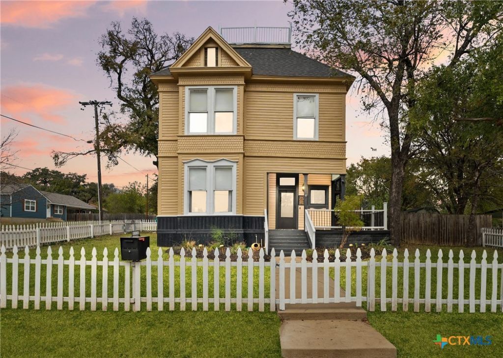 404 E 9th Avenue, Belton, TX 76513 Main Photo