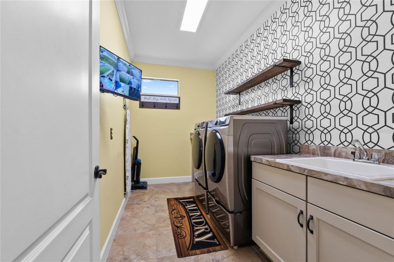 5219 Lake Venice Drive, Wimauma, FL 33598 Photo