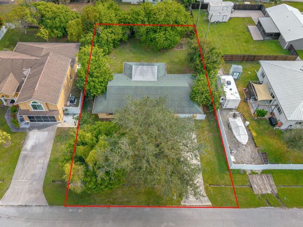 2491 SE Whitehorse Street, Port St. Lucie, FL 34984