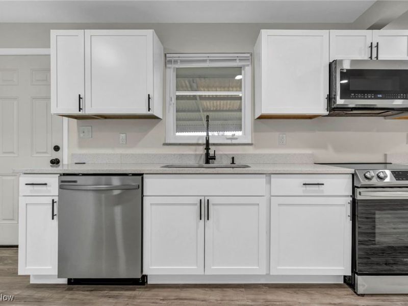 16706 Myrtle Avenue, Cleveland, OH 44128 Photo 10