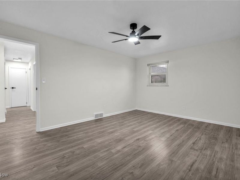 16706 Myrtle Avenue, Cleveland, OH 44128 Photo 17