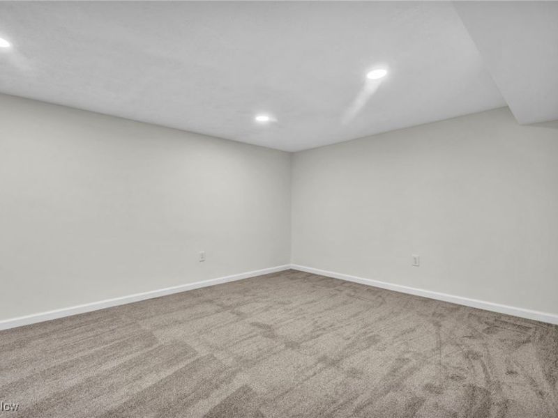 16706 Myrtle Avenue, Cleveland, OH 44128 Photo 19