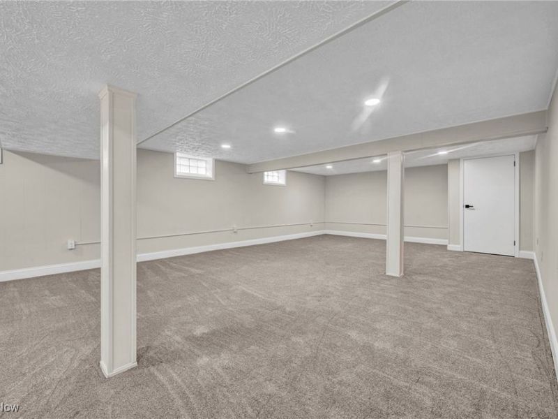 16706 Myrtle Avenue, Cleveland, OH 44128 Photo 20