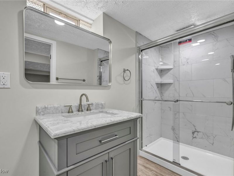 16706 Myrtle Avenue, Cleveland, OH 44128 Photo 23