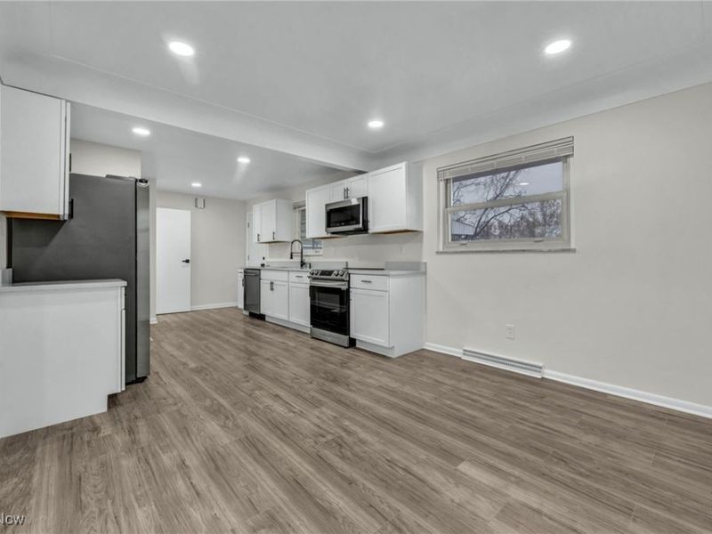 16706 Myrtle Avenue, Cleveland, OH 44128 Photo 7