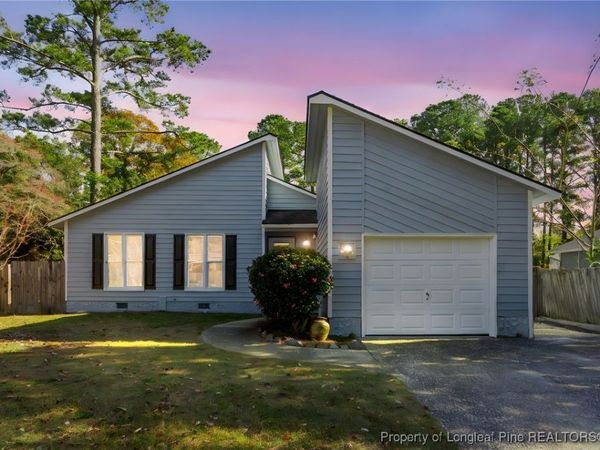 652 Dowfield Drive, Fayetteville, NC 28311