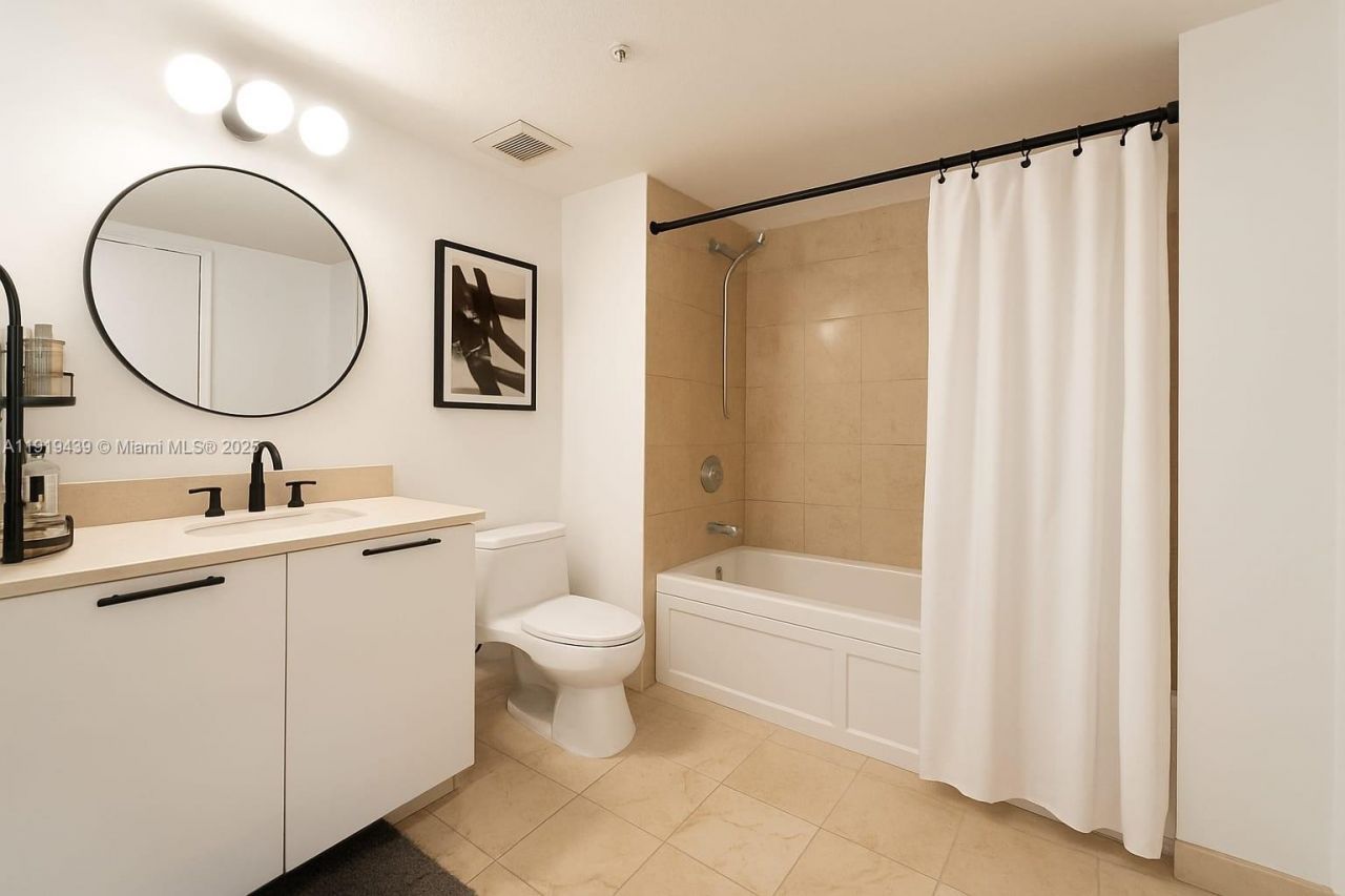 1800 N Bayshore Dr, Unit 3304, Miami, FL 33132 Photo