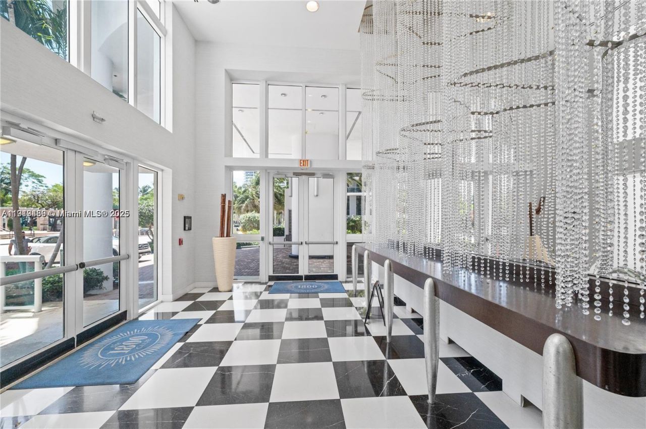 1800 N Bayshore Dr, Unit 3304, Miami, FL 33132 Photo