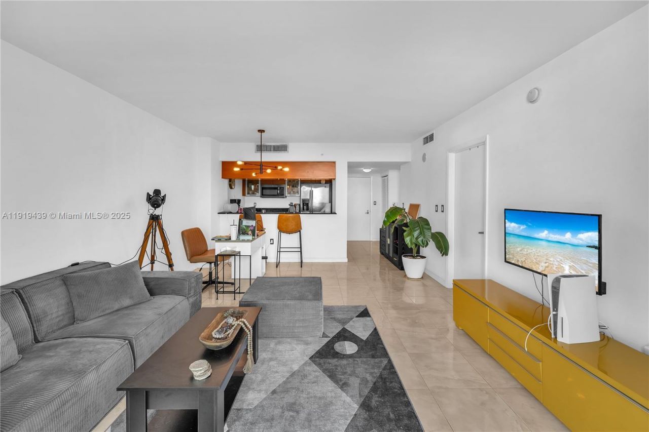 1800 N Bayshore Dr, Unit 3304, Miami, FL 33132 Photo