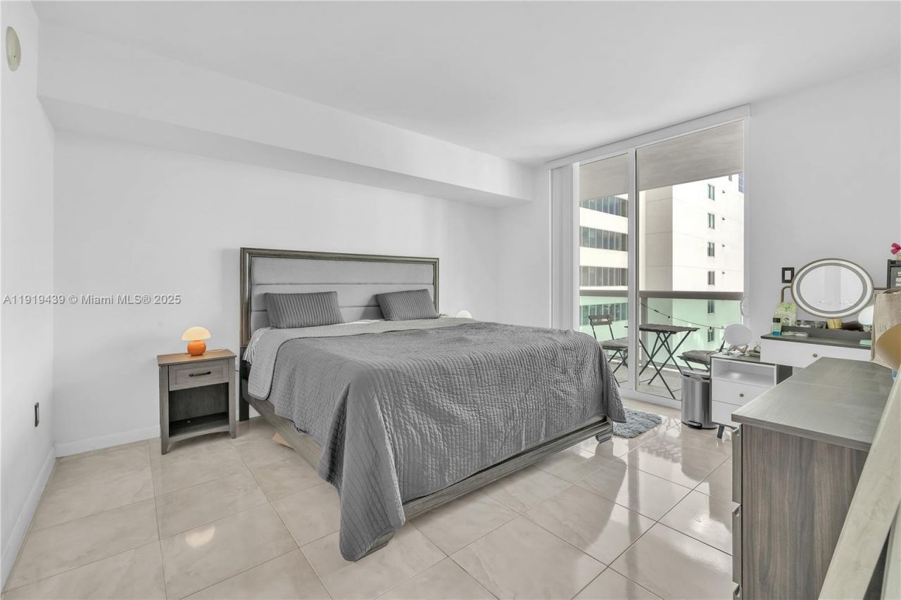 1800 N Bayshore Dr, Unit 3304, Miami, FL 33132 Photo