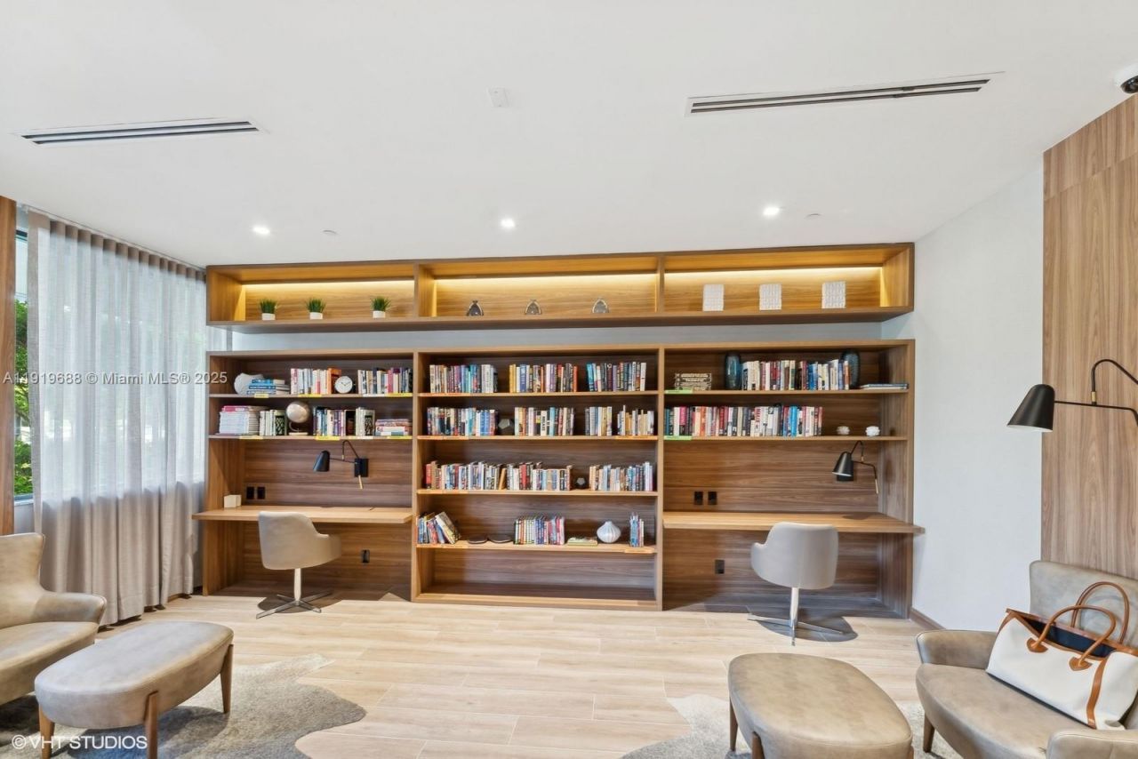 1000 W Island Blvd, Unit 2911, Aventura, FL 33160 Photo