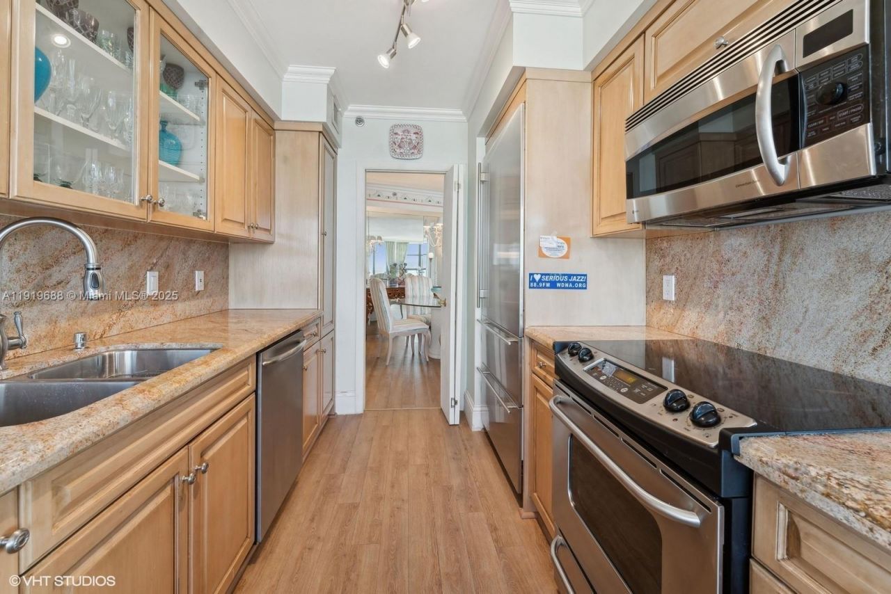 1000 W Island Blvd, Unit 2911, Aventura, FL 33160 Photo