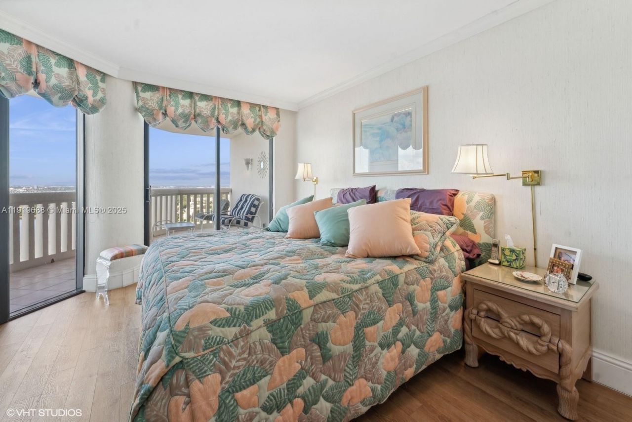 1000 W Island Blvd, Unit 2911, Aventura, FL 33160 Photo