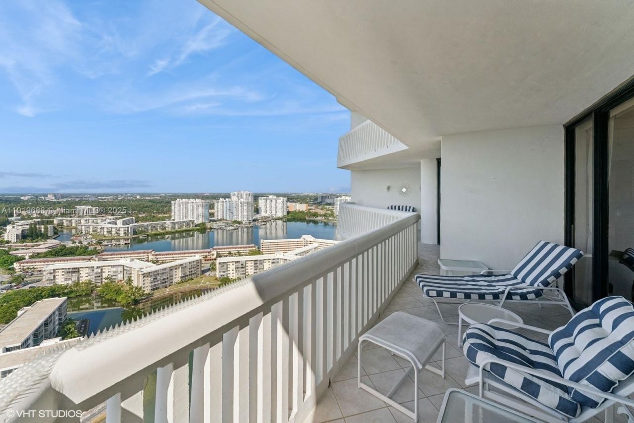 1000 W Island Blvd, Unit 2911, Aventura, FL 33160 Photo