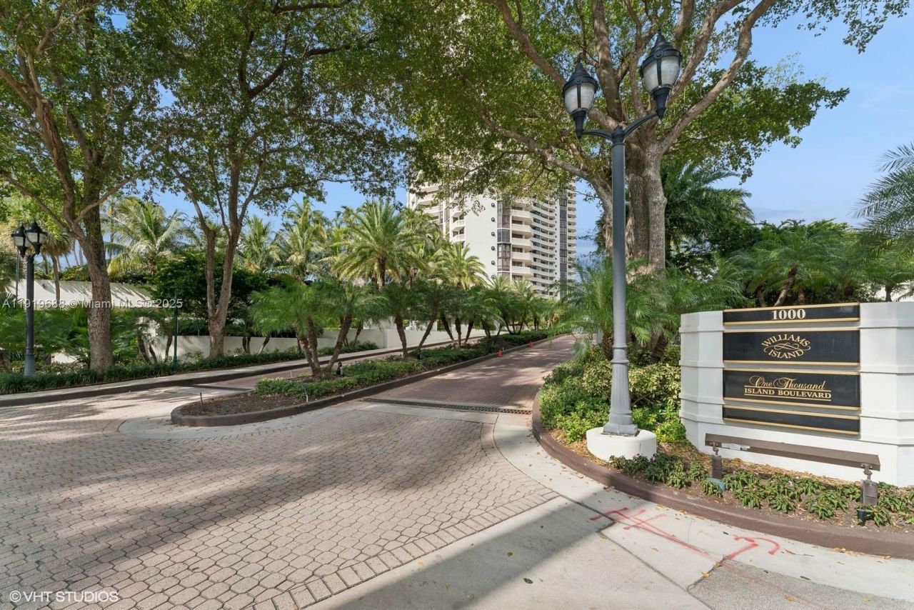 1000 W Island Blvd, Unit 2911, Aventura, FL 33160 Photo