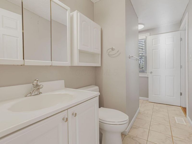 1635 Tendril Court, Columbus, OH 43229 Photo 32