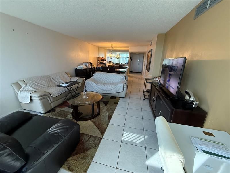 3375 N Country Club Drive, Unit 1005, Miami, FL 33180 Photo