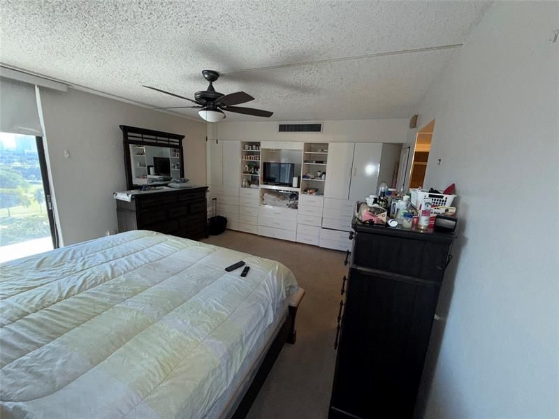 3375 N Country Club Drive, Unit 1005, Miami, FL 33180 Photo
