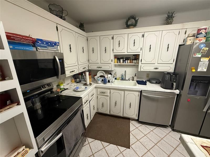 3375 N Country Club Drive, Unit 1005, Miami, FL 33180 Photo