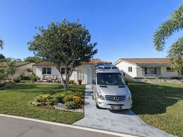 4805 Highland Dr, Tamarac, FL 33319