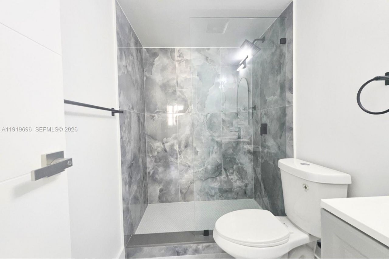 333 NW 17th Ct, Unit 203B, Fort Lauderdale, FL 33311 Photo