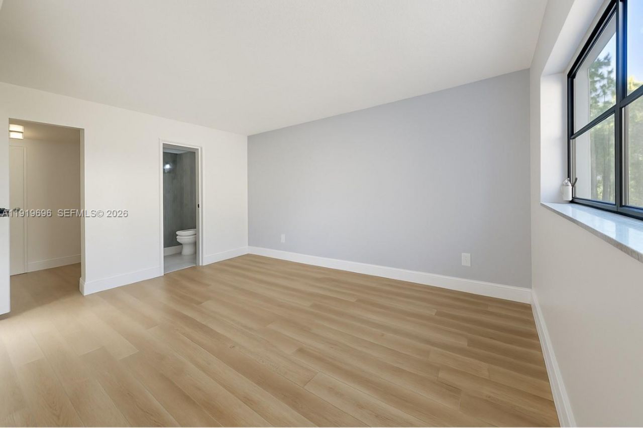 333 NW 17th Ct, Unit 203B, Fort Lauderdale, FL 33311 Photo