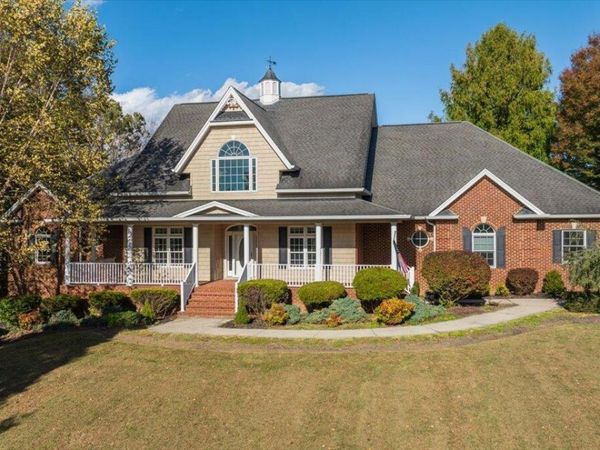 176 Country Acres Drive, Elizabethton, TN 37643