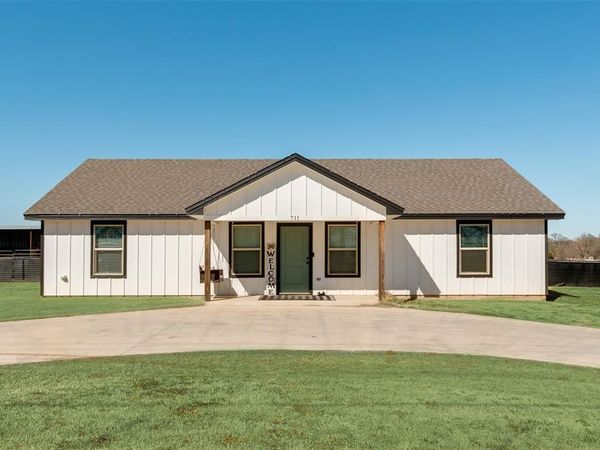 711 801c, Cleburne, TX 76031