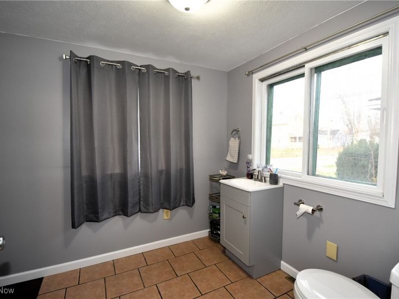 21 Katherine Street, Struthers, OH 44471 Photo 10