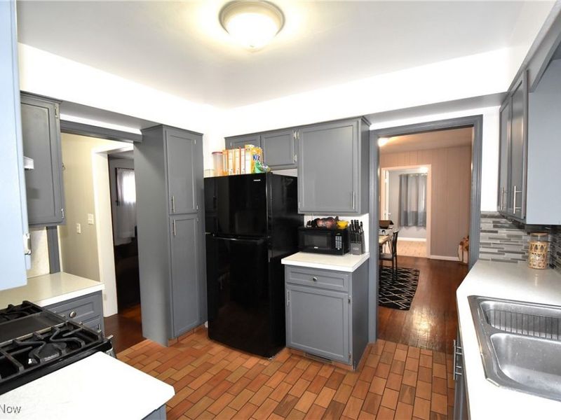 21 Katherine Street, Struthers, OH 44471 Photo 4