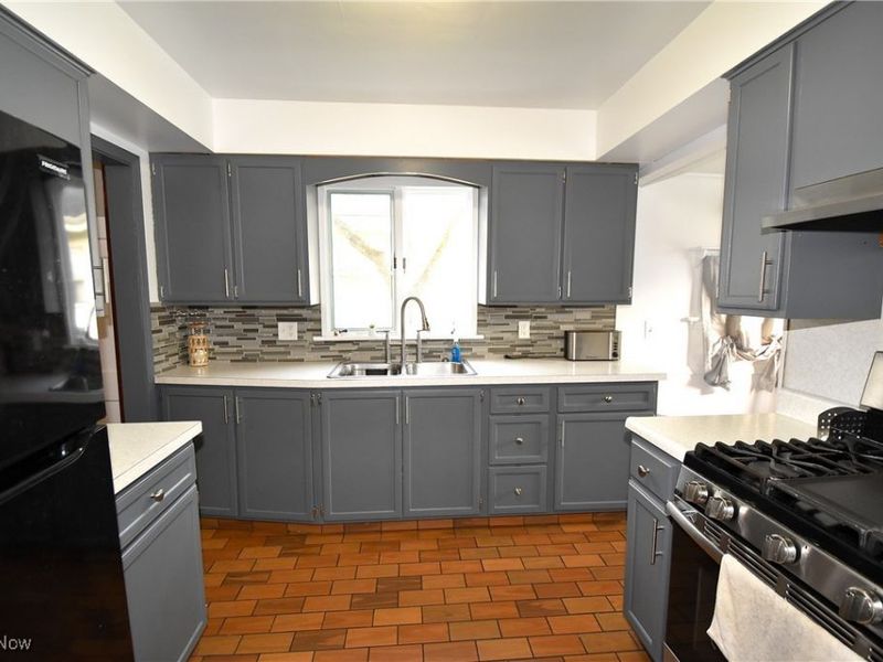 21 Katherine Street, Struthers, OH 44471 Photo 5