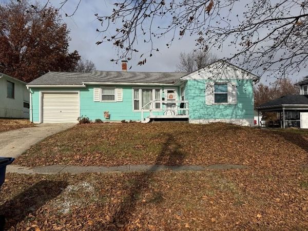 205 E Van Buren Street, Gallatin, MO 64640