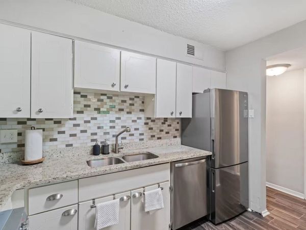 108 N BELVEDERE BLVD, Unit 12, Memphis, TN 38104