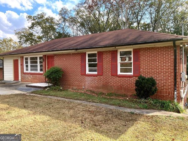 1031 Pine Street NE, Conyers, GA 30012