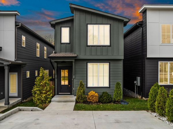 2120A Burns St, Nashville, TN 37216