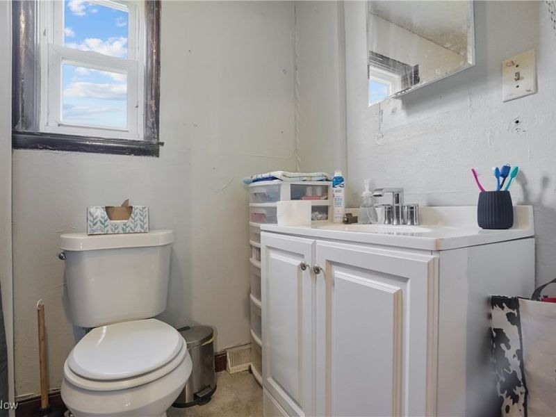 1017 Broadway Street, Masury, OH 44438 Photo 23