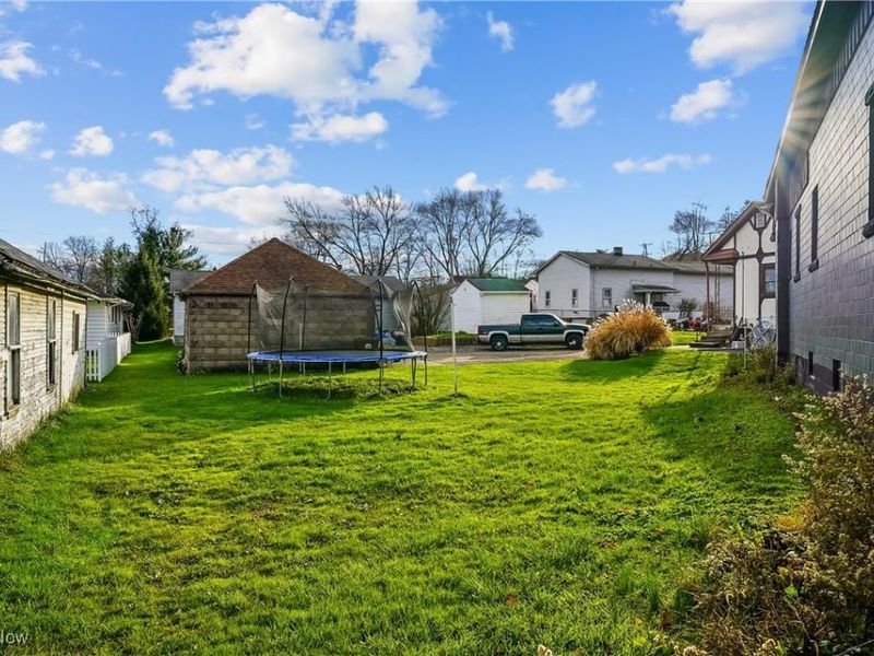 1017 Broadway Street, Masury, OH 44438 Photo 6