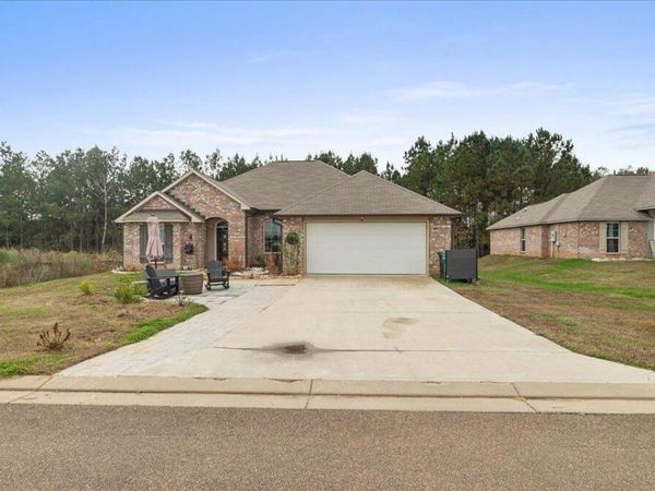 640 Statesman Drive, Byram, MS 39272