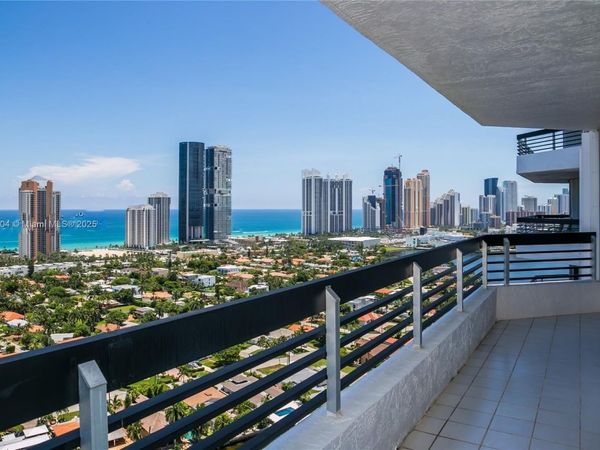 19195 NE 36th Ct, Unit 3009, Aventura, FL 33180