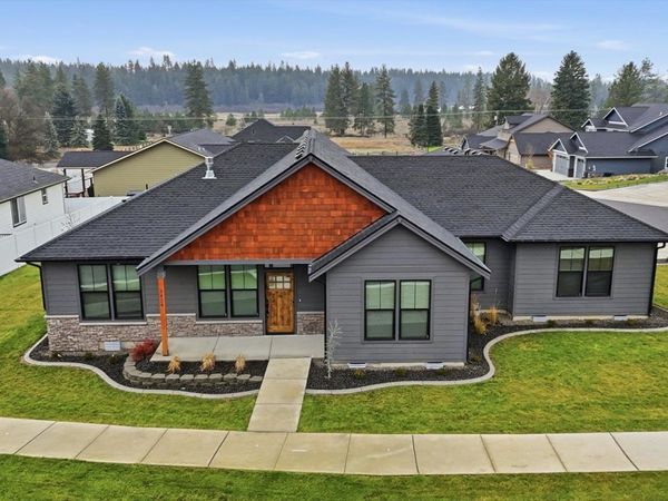 3424 E Yearling Rd, Chattaroy, WA 99003