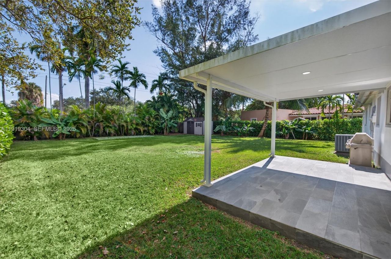 6255 SW 62nd Ct, South Miami, FL 33143 Photo