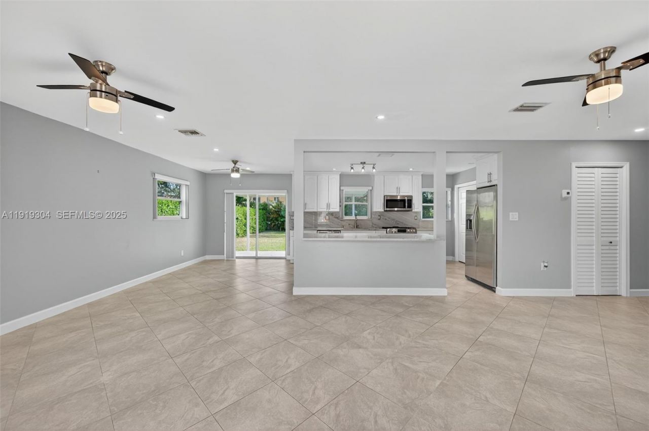 6255 SW 62nd Ct, South Miami, FL 33143 Photo