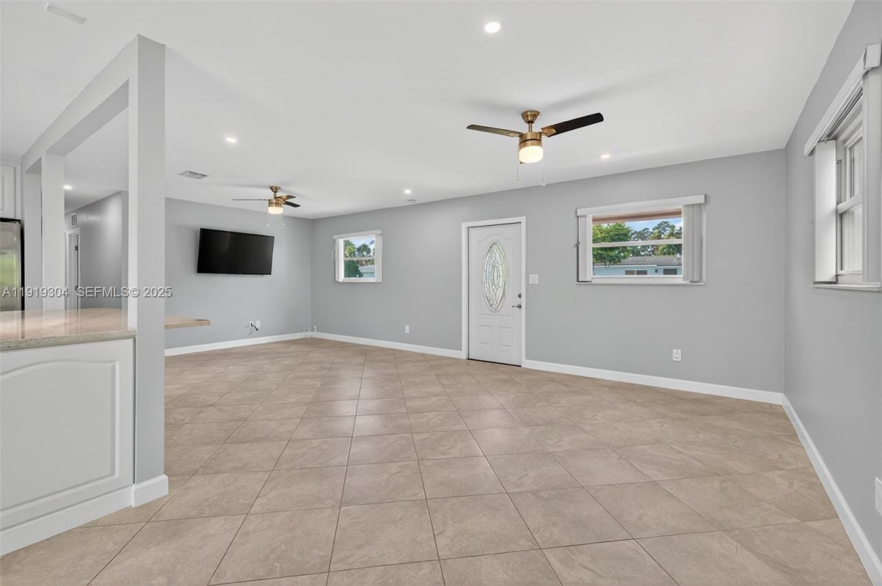 6255 SW 62nd Ct, South Miami, FL 33143 Photo