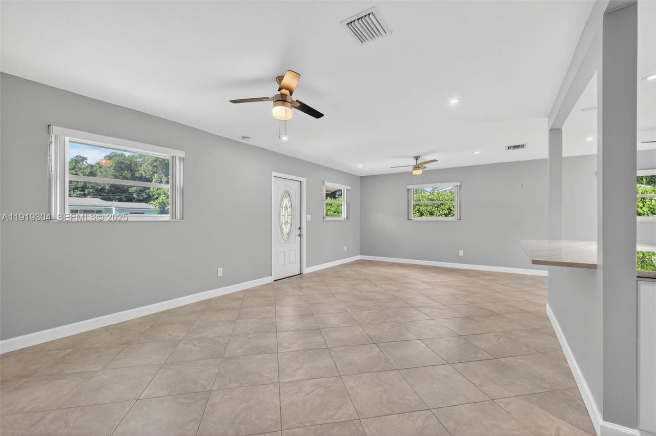 6255 SW 62nd Ct, South Miami, FL 33143 Photo