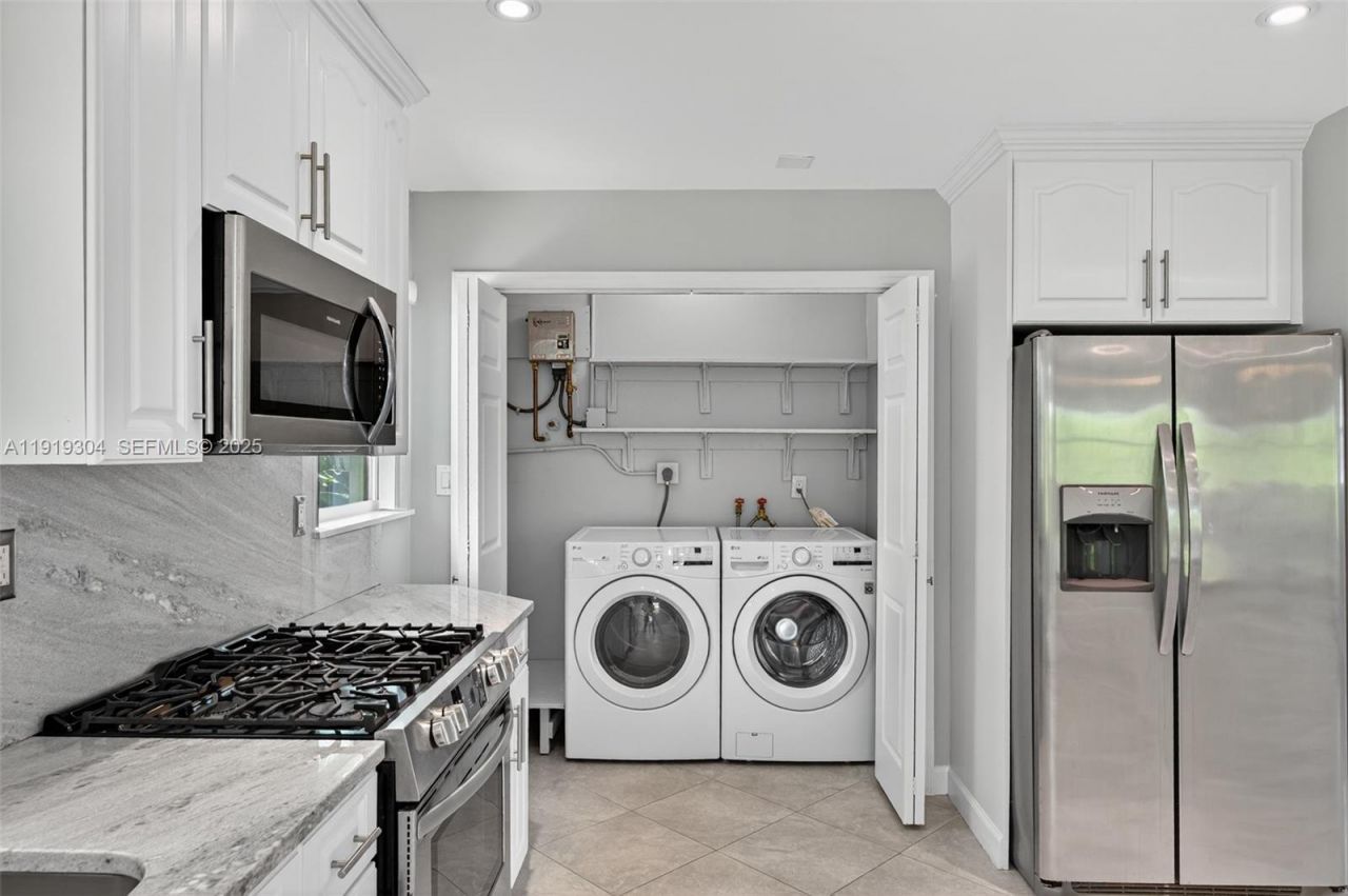 6255 SW 62nd Ct, South Miami, FL 33143 Photo