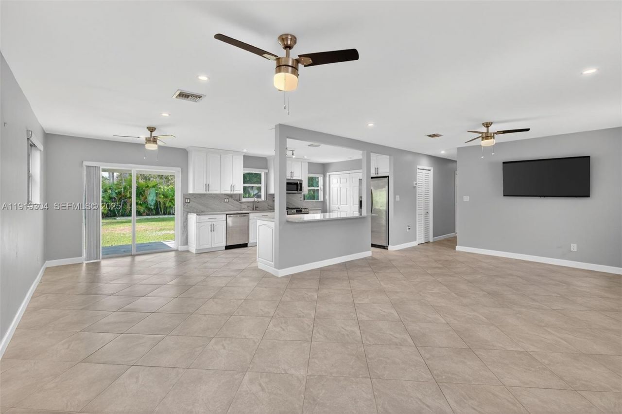 6255 SW 62nd Ct, South Miami, FL 33143 Photo